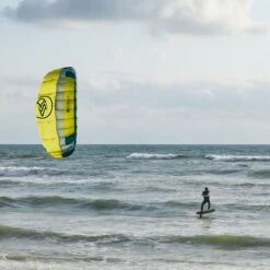 Flysurfer Hybrid - Hybrid Foil/Land/Snow Kite Discounts Apply ! 15 Flysurfer Hybrid - Hybrid Foil/Land/Snow Kite Discounts Apply ! -Windglide Surfing Shop flysurfer hybrid foil kite size 7