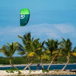 Slingshot UFO V2 Limited Edition Green Zero Strut Foil Kite - 30% Off Discounts Apply ! 9 Slingshot UFO V2 Limited Edition Green Zero Strut Foil Kite - 30% Off Discounts Apply ! -Windglide Surfing Shop slingshot 2023 ufo v2 limited edition green size 3