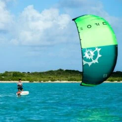 Slingshot UFO V2 Limited Edition Green Zero Strut Foil Kite - 30% Off Discounts Apply ! 10 Slingshot UFO V2 Limited Edition Green Zero Strut Foil Kite - 30% Off Discounts Apply ! -Windglide Surfing Shop slingshot 2023 ufo v2 limited edition green size 4